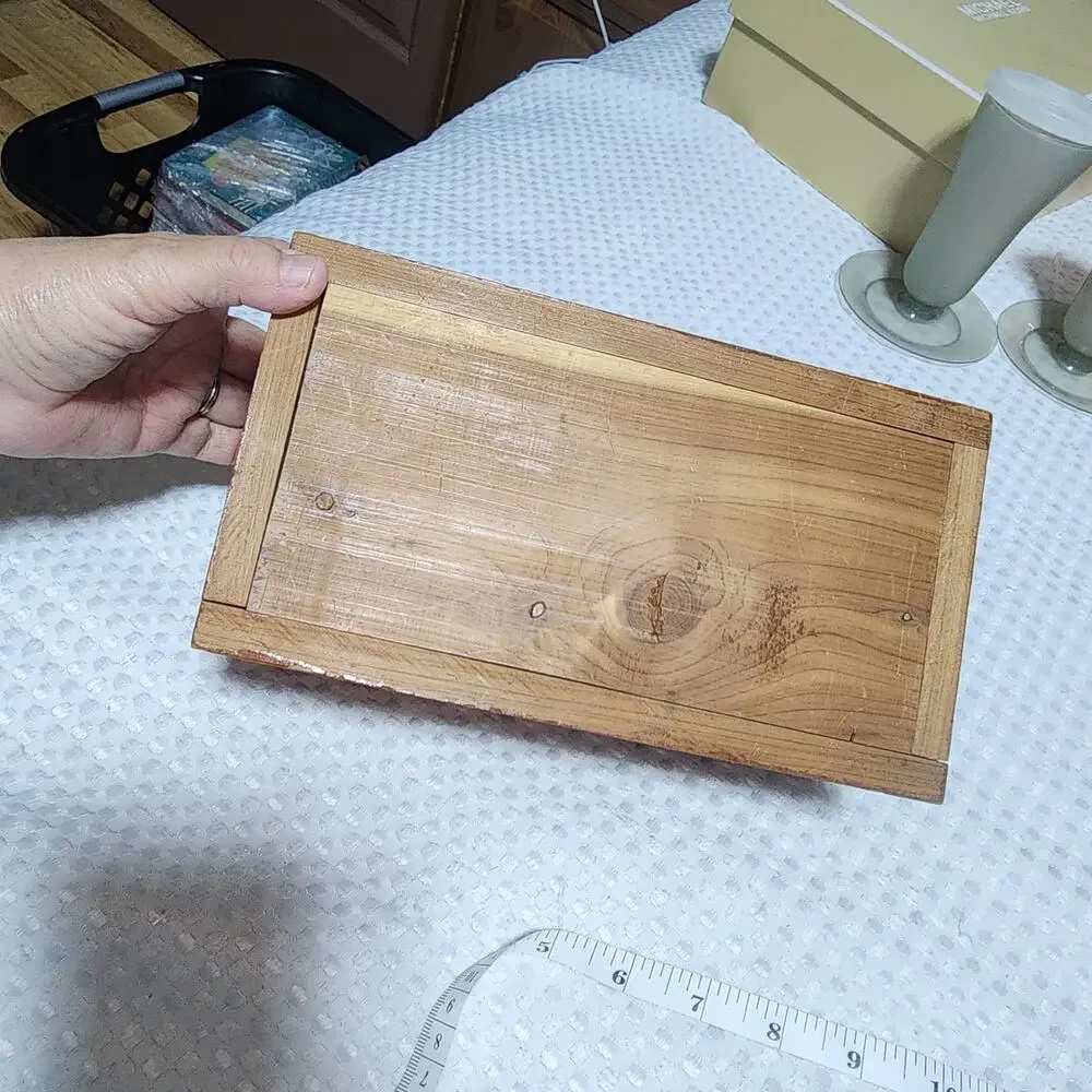 VINTAGE CEDAR WOOD SMALL TRINKET BOX CHEST 9
